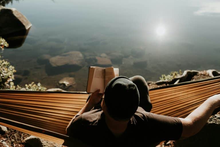Books to Read While Traveling: A Literary Journey for Backpackers