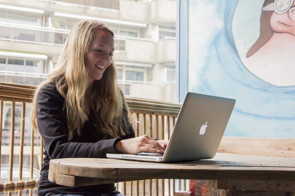 Working during the day, enjoying fast Wifi and a nice coffee.