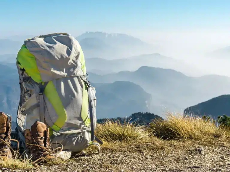 TOP  10 TRAVEL TIPS FOR BACKPACKING